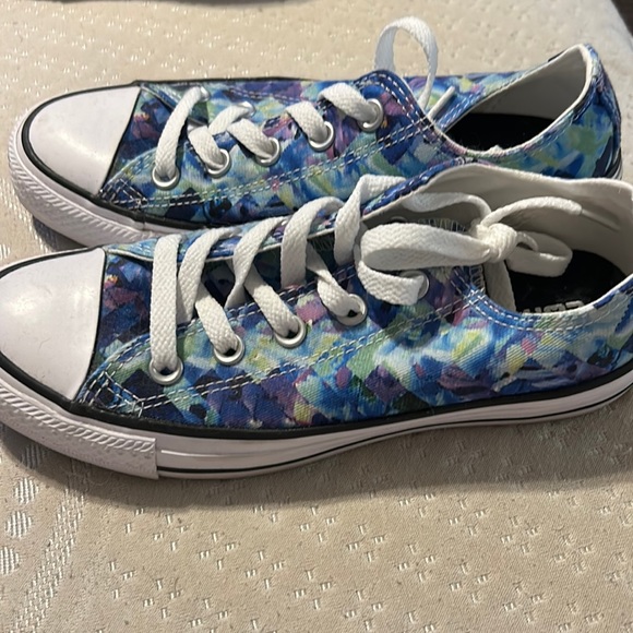 Converse Shoes - Converse women’s tennis shoes